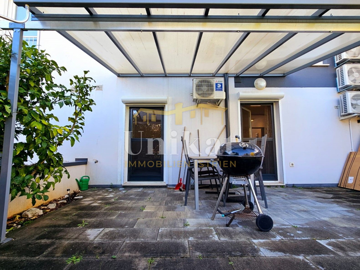 Stanovanje z lastnim bazenom - 2 spalnici